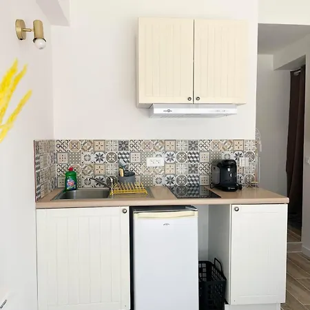 5 Mn De La En Rdc De Maison Apartment *